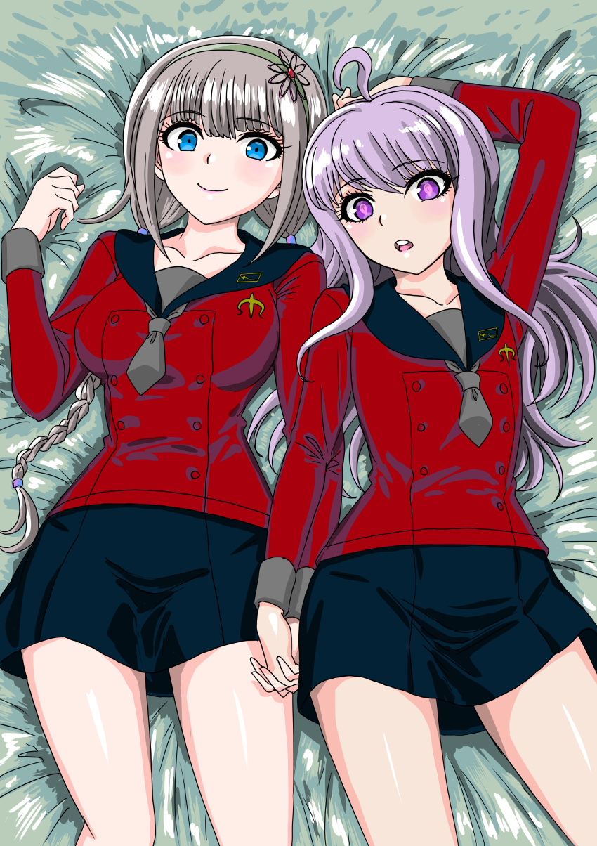 1boy, 1girl, absurdres, ahoge, arm_at_side, arm_up, bed_sheet, black_sailor_collar, black_skirt, blue_eyes, blunt_bangs, blush, braid, breasts, bright_pupils, brown_hair, closed_mouth, commentary_request, cowboy_shot, crossdressing, eyelashes, green_hairband, hair_spread_out, hairband, hand_up, highres, holding_hands, interlocked_fingers, junu_(junudonkochan), kurumi_wendy, long_hair, long_sleeves, looking_at_viewer, lying, master_detective_archives:_rain_code, medium_breasts, miniskirt, official_alternate_costume, official_alternate_hairstyle, on_back, open_mouth, otoko_no_ko, purple_hair, red_shirt, sailor_collar, school_uniform, serafuku, shirt, side-by-side, skirt, smile, spoilers, twin_braids, violet_eyes, yuma_kokohead