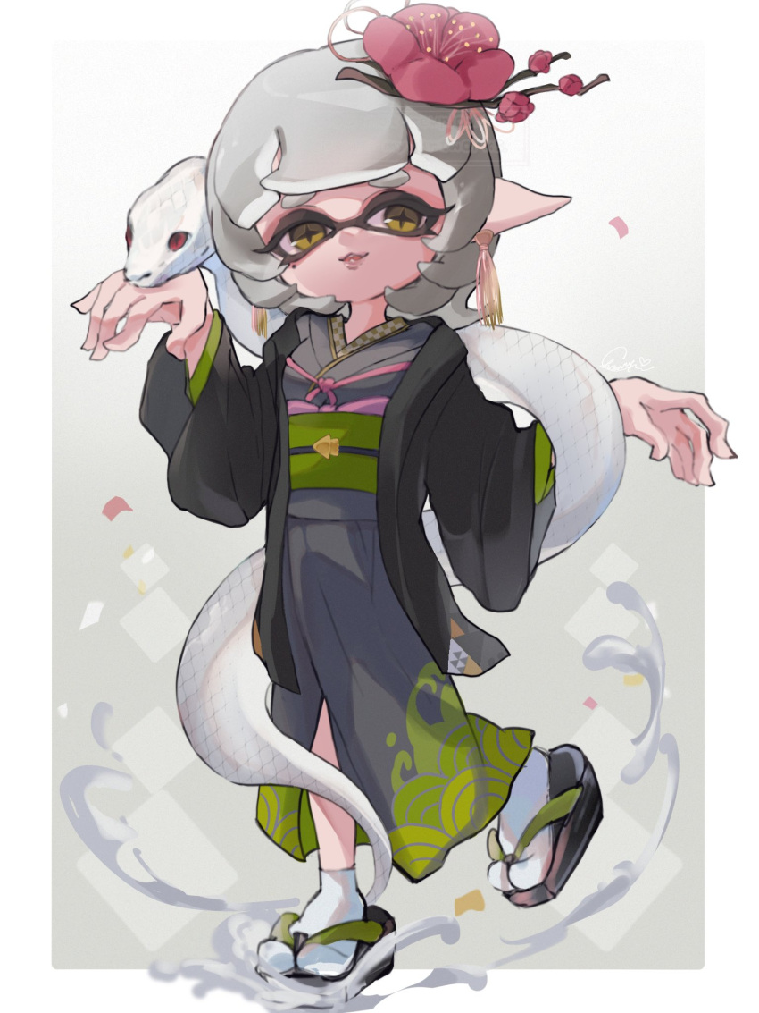 1girl, black_footwear, black_haori, border, chanryi, commentary, cross-shaped_pupils, earrings, fang, flipped_hair, flower, full_body, grey_hair, grey_kimono, hair_flower, hair_ornament, haori, highres, inkling, japanese_clothes, jewelry, kimono, long_pointy_ears, long_sleeves, marie_(splatoon), medium_hair, mole, mole_under_eye, obi, obiage, obijime, official_alternate_hairstyle, okobo, open_mouth, pointy_ears, print_kimono, red_flower, sandals, sash, seigaiha, snake, snake_wrapped_around_body, solo, splatoon_(series), standing, standing_on_one_leg, symbol-shaped_pupils, tabi, tassel, tassel_earrings, tentacle_hair, white_border, white_snake, wide_sleeves, yellow_eyes