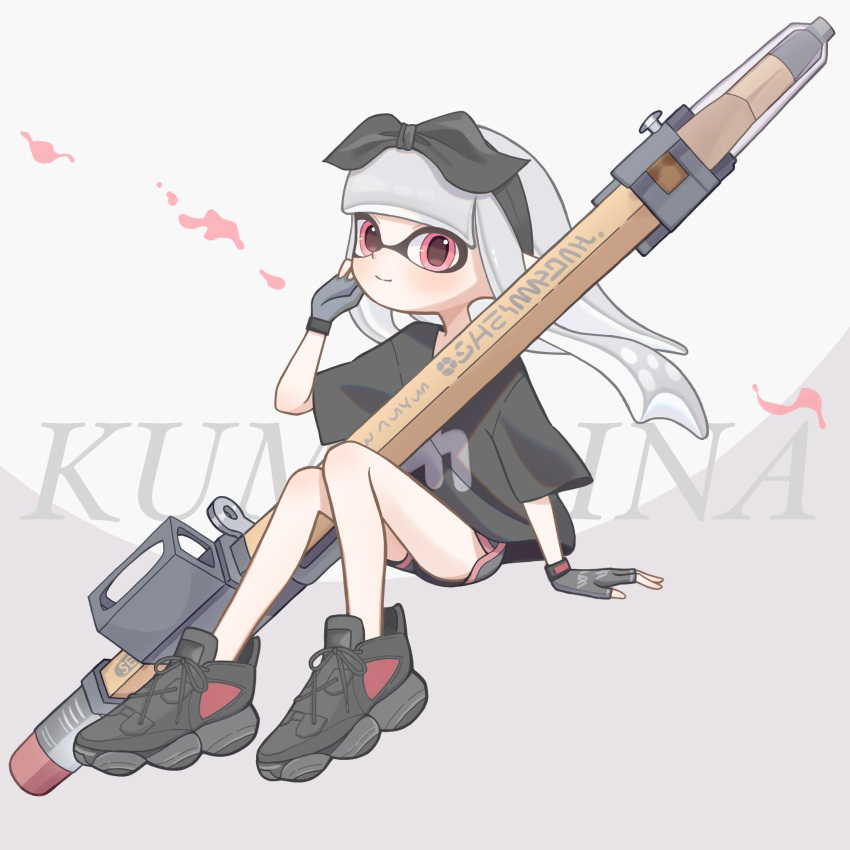 1girl, black_bow, black_footwear, black_hairband, black_shirt, black_shorts, bow, bow_hairband