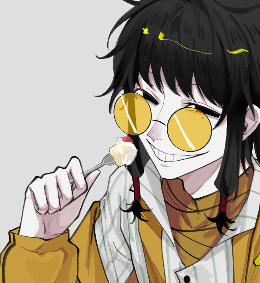 1boy, absurdres, black_eyes, black_hair, chinese_commentary, commentary_request, eeeeilot, fork, grey_background, grin, highres, holding, holding_fork, jacket, long_sleeves, male_focus, medium_hair, mole, mole_under_eye, open_clothes, open_jacket, pale_skin, round_eyewear, shirt, simple_background, smile, solo, striped_clothes, striped_shirt, tinted_eyewear, touqi_guaitan, upper_body, variant_set, vertical-striped_clothes, vertical-striped_shirt, white_shirt, yellow-tinted_eyewear, yellow_jacket, ziche_fuzhao