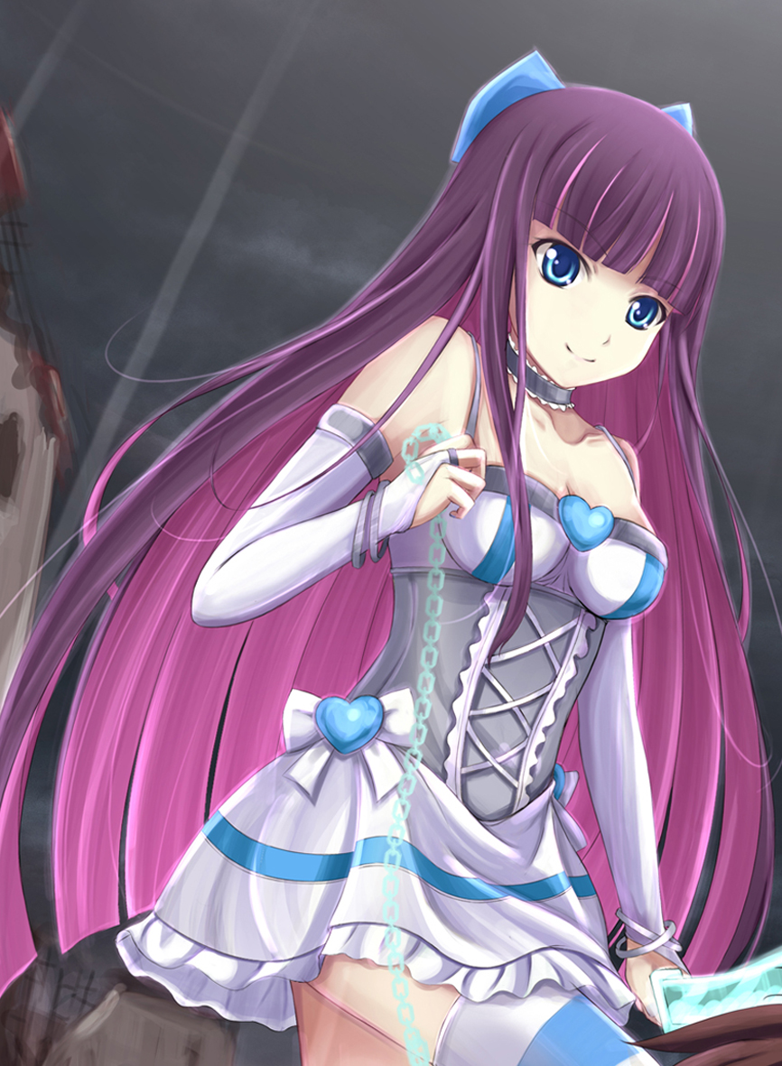 bare_shoulders, blue_eyes, blue_ribbon, bridal_gauntlets, chain, chains, fllay, hair_ribbon, long_hair, multicolored_hair, panty_&amp;_stocking_with_garterbelt, ribbon, skirt, solo, stocking_(character), stocking_(psg), striped, striped_legwear, striped_thighhighs, thigh-highs, thighhighs, two-tone_hair, weapon