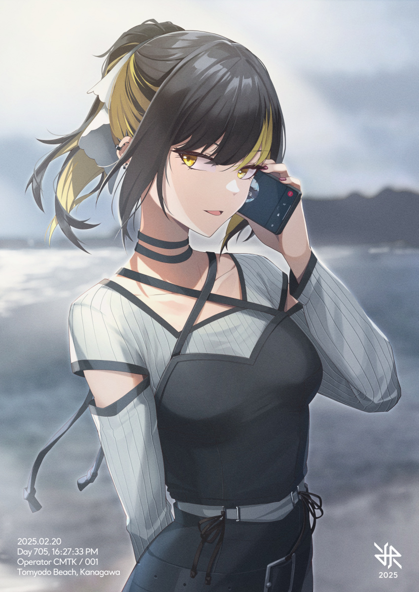 belt, black_hair, blonde_hair, blouse, breasts, choker, clothing_cutout, collarbone