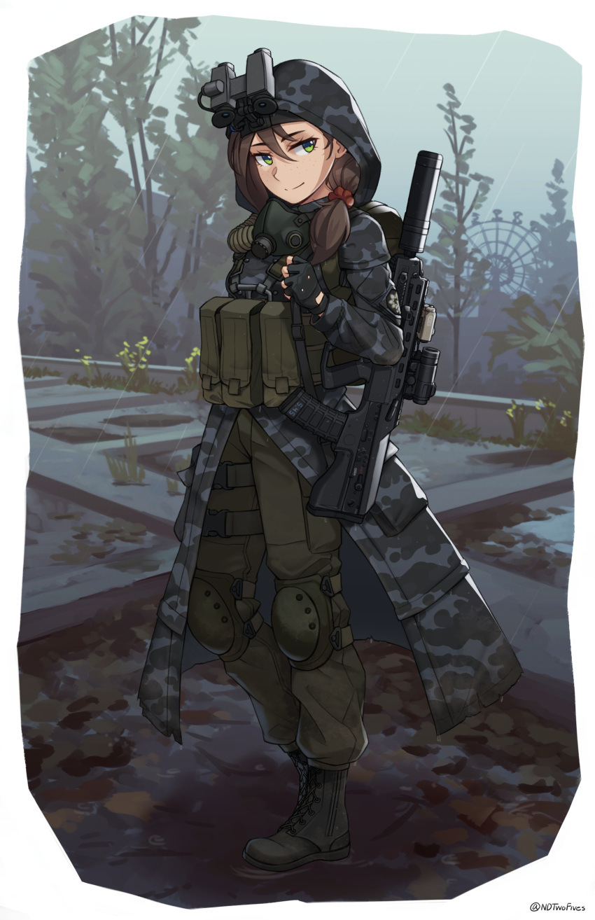 1girl, absurdres, black_boots, black_gloves, blue_sky, boots, brown_hair, brown_pants, camouflage, camouflage_jacket, closed_mouth, commentary, day, english_commentary, ferris_wheel, fingerless_gloves, gloves, green_eyes, gun, hair_over_shoulder, hand_up, highres, hood, hood_up, hooded_jacket, jacket, lace-up_boots, long_hair, long_sleeves, looking_at_viewer, malyuk, mask, ndtwofives, outdoors, pants, puffy_long_sleeves, puffy_pants, puffy_sleeves, rain, respirator, sky, smile, solo, stalker_(game), stalker_2:_heart_of_chornobyl, standing, tree, weapon