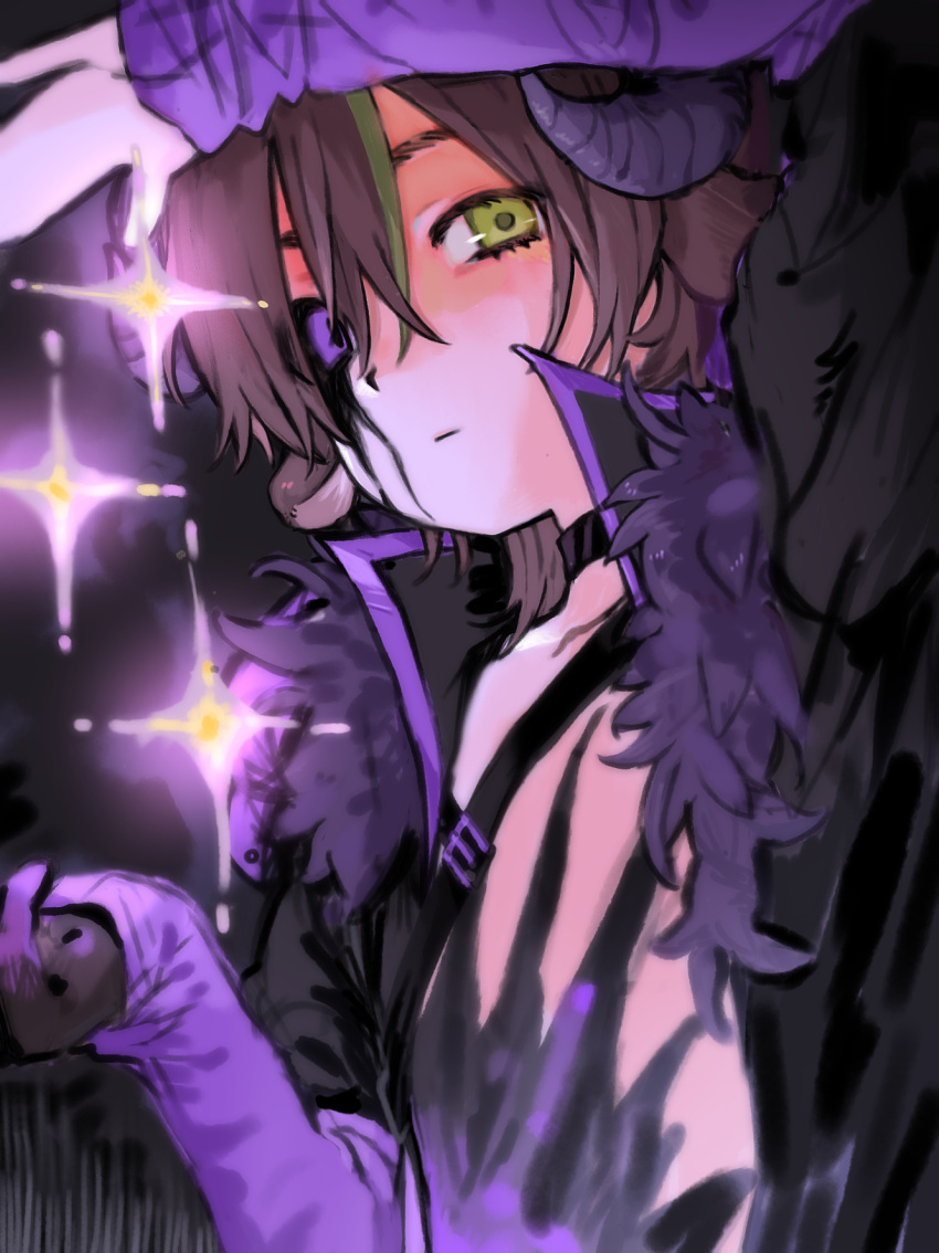 1boy, animal_ears, animification, arm_up, black_sclera, brown_hair, chinese_commentary, coat, colored_sclera, commentary_request, ekou2, fur-trimmed_coat, fur_trim, green_eyes, heterochromia, highres, horns, itzsubz, lifesteal_smp, looking_at_viewer, male_focus, minecraft_youtube, multicolored_hair, open_clothes, open_coat, sheep_boy, sheep_ears, sheep_horns, short_hair, solo, sparkle, streaked_hair, violet_eyes