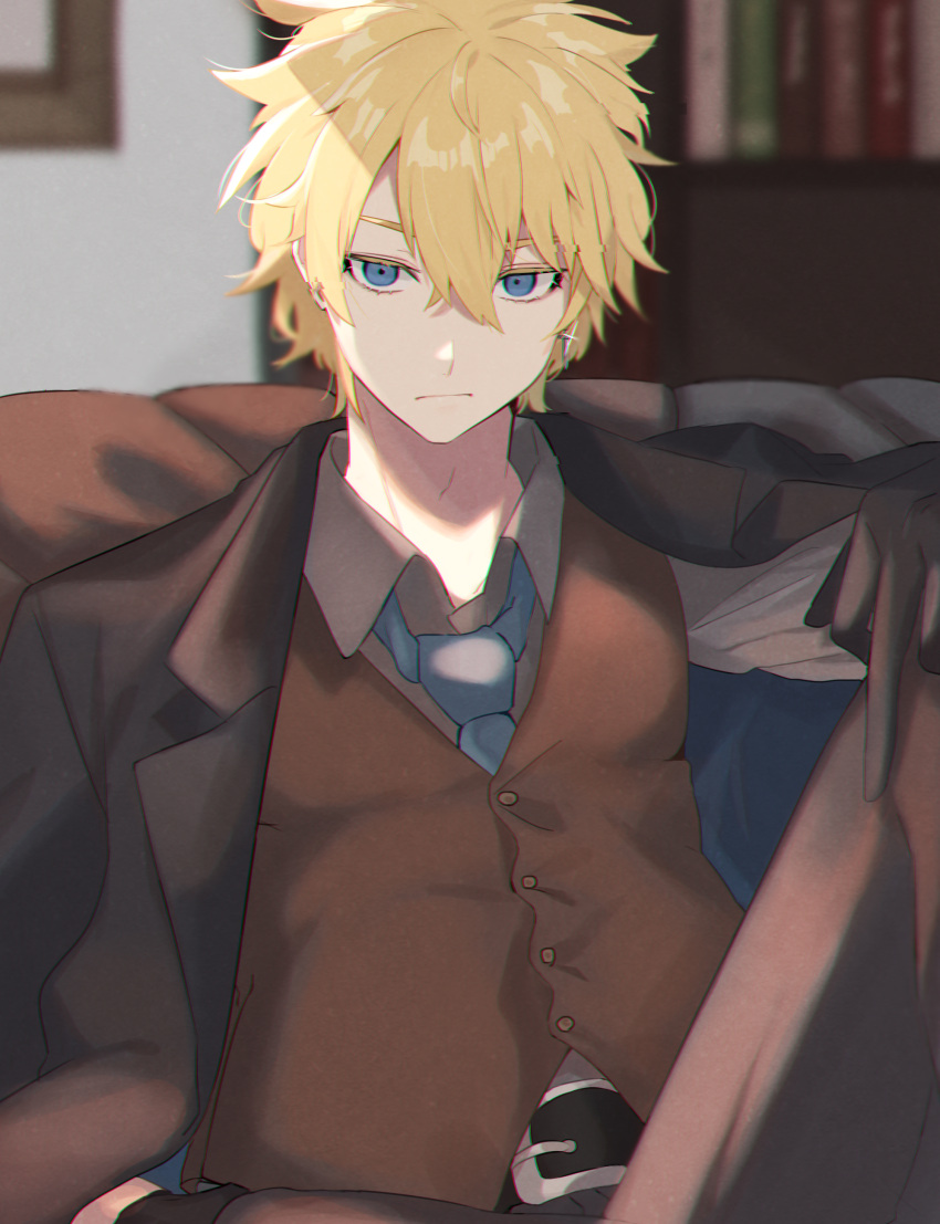 1boy, absurdres, belt, black_gloves, black_jacket, blonde_hair, blurry, blurry_background