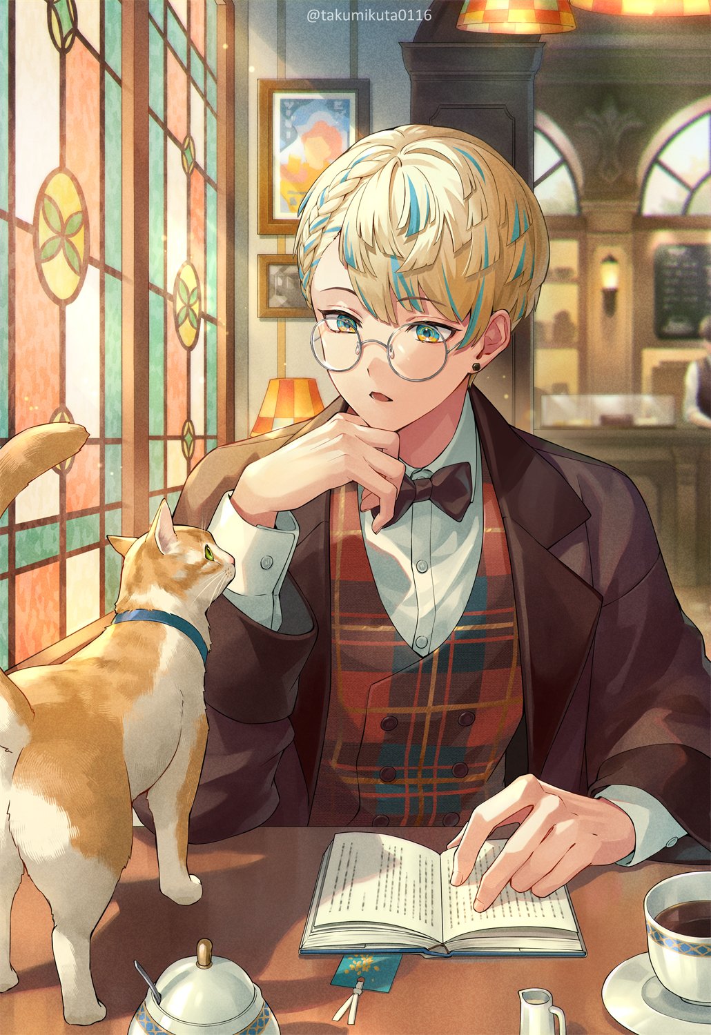 1boy, artist_name, blonde_hair, blue_eyes, blue_hair, book, bookmark, bow, bowtie, braid, brown_bow, brown_bowtie, brown_coat, brown_vest, buttons, cafe, cat, chalkboard, coat, coffee, coffee_mug, collared_shirt, commentary_request, counter, creamer_(vessel), cup, display_case, double-breasted, earrings, glasses, hand_up, hanging_light, hibachi_mana, hibachi_mana_(2nd_costume), highres, indoors, jewelry, lamp, lapels, light_particles, light_rays, long_sleeves, looking_at_animal, male_focus, menu_board, mug, multicolored_eyes, multicolored_hair, nijisanji, official_alternate_costume, open_book, open_clothes, open_coat, open_mouth, parted_bangs, picture_frame, plaid_clothes, plaid_vest, round_eyewear, saucer, shirt, short_hair, single_braid, solo, stained_glass, streaked_hair, sugar_bowl, table, takumi_(dnacometrue), twitter_username, upper_body, vest, virtual_youtuber, wall_lamp, white_shirt, window, wing_collar, yellow_eyes