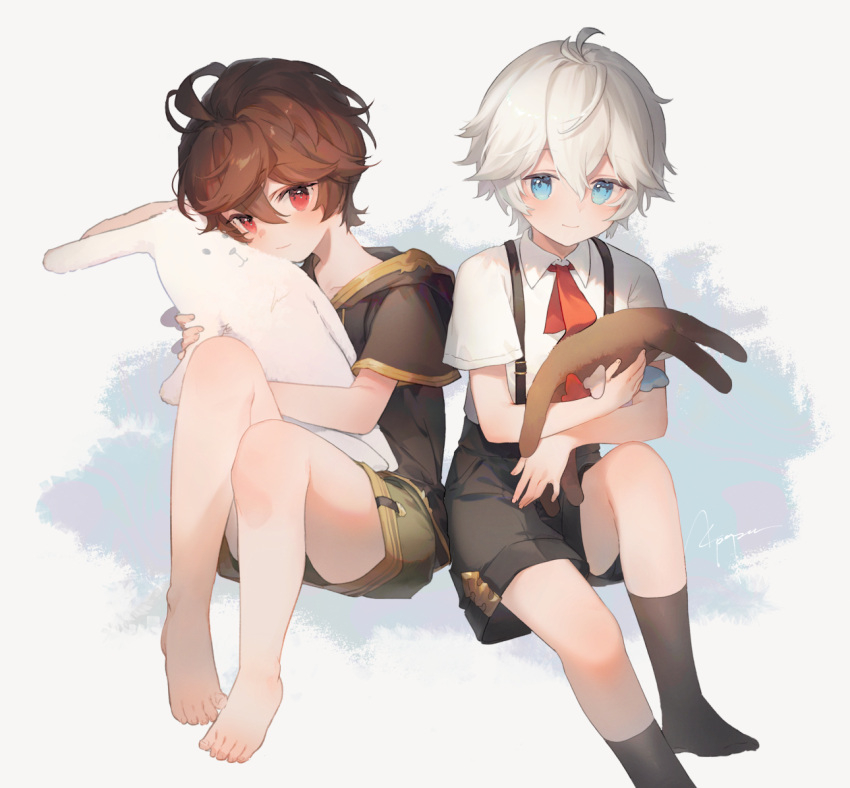 2boys, aged_down, ahoge, ankle_socks, barefoot, black_overalls, black_socks, blue_eyes