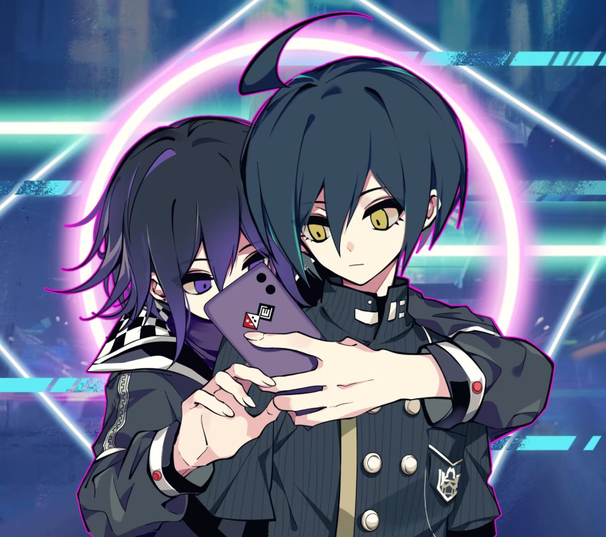 2boys, ahoge, alternate_costume, arms_around_back, bishounen, black_hair, buttons, checkered_clothes