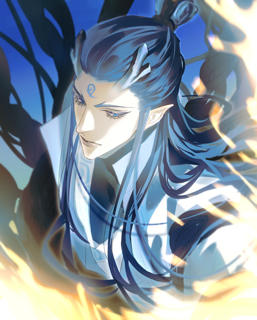 1boy, absurdres, ao_bing_(nezha_zhi_motong_jiangshi), bishounen, blue_background, blue_eyes, blue_hair, dragon_boy