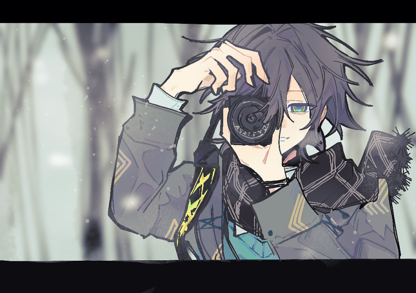 1boy, aqua_sweater_vest, asaiiyono, black_hair, black_scarf, blurry, blurry_background, camera, chinese_commentary, commentary_request, green_eyes, grey_jacket, grin, hair_intakes, holding, holding_camera, jacket, letterboxed, long_sleeves, looking_at_viewer, male_focus, misumisou, open_clothes, open_jacket, original, outdoors, parody, plaid_clothes, plaid_scarf, scarf, shirt, short_hair, smile, snowing, solo, white_shirt, winter