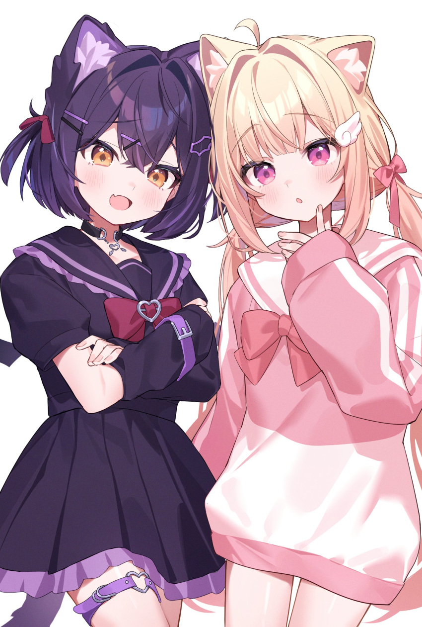 2girls, :d, :o, ahoge, animal_ear_fluff, animal_ears, arm_warmers, black_choker