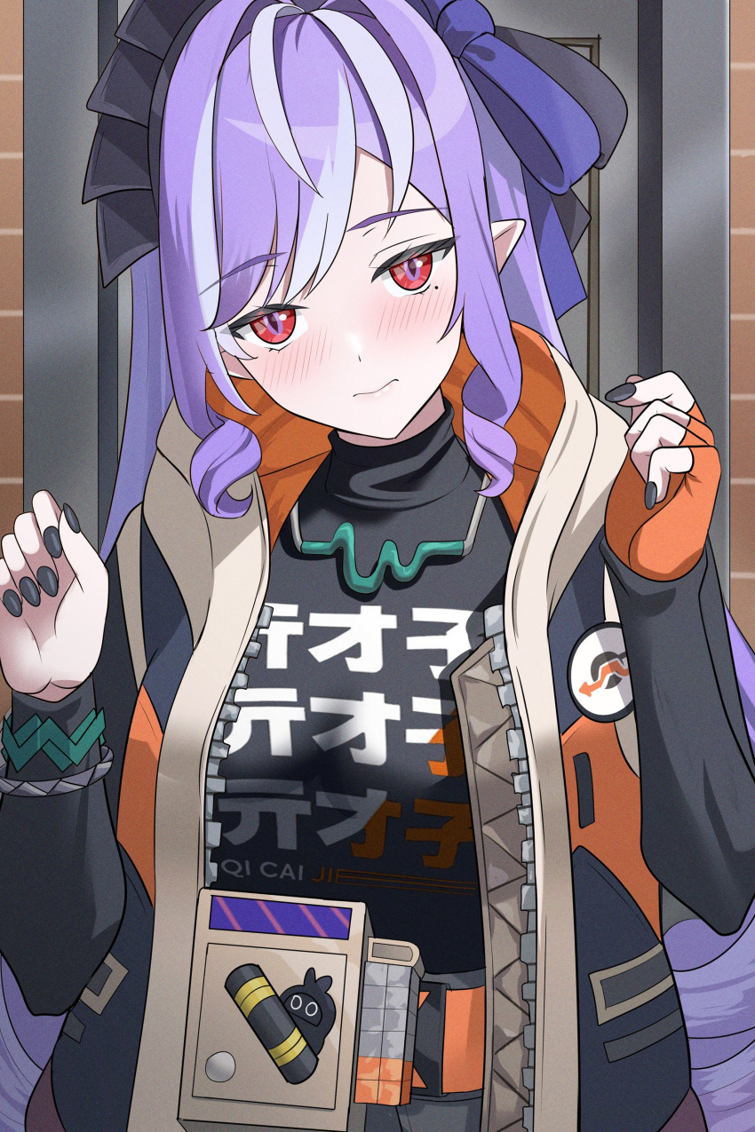1girl, absurdres, alternate_costume, belle_(zenless_zone_zero), belle_(zenless_zone_zero)_(cosplay), bibitapel, black_nails, black_shirt