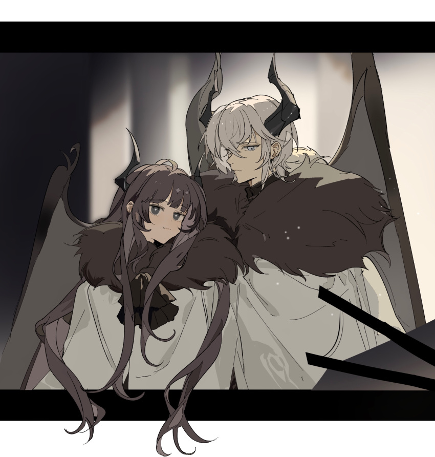 1boy, 1girl, arknights, brown_hair, cloak, closed_mouth, executor_(arknights), fourth_wall, fur-trimmed_cloak, fur_trim, grey_eyes, grey_hair, grey_wings, hair_between_eyes, highres, horns, long_hair, note_nii, smile, upper_body, very_long_hair, virtuosa_(arknights), white_cloak, wings