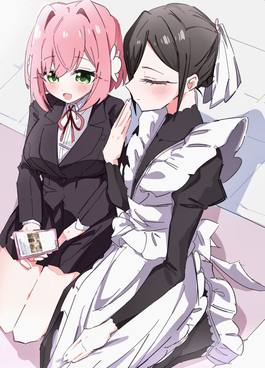 blush, closed_eyes, green_eyes, hanazono_hakari, highres, holding, holding_phone, kimi_no_koto_ga_dai_dai_dai_dai_daisuki_na_100-nin_no_kanojo