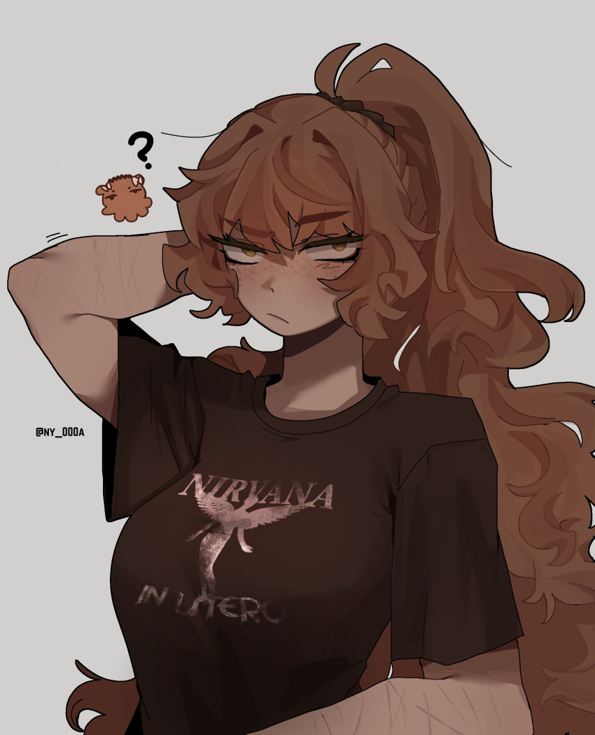 1girl, ?, absurdres, alternate_costume, band_shirt, freckles, green_eyes, grey_background