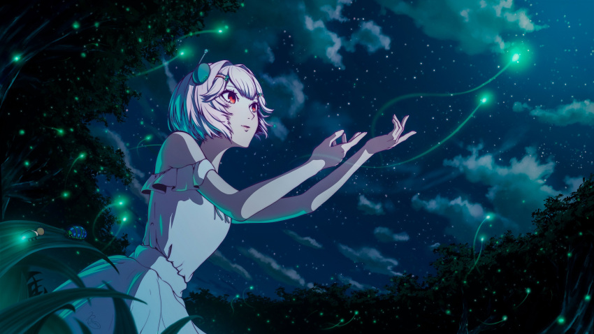 1girl, absurdres, antennae, arms_up, bare_shoulders, brown_eyes, clouds, dress, ellie_minibot, fireflies, glowing, hair_ornament, hairclip, highres, indie_virtual_youtuber, night, night_sky, reyforn, short_hair, sky, solo, upper_body, virtual_youtuber, white_dress, white_hair