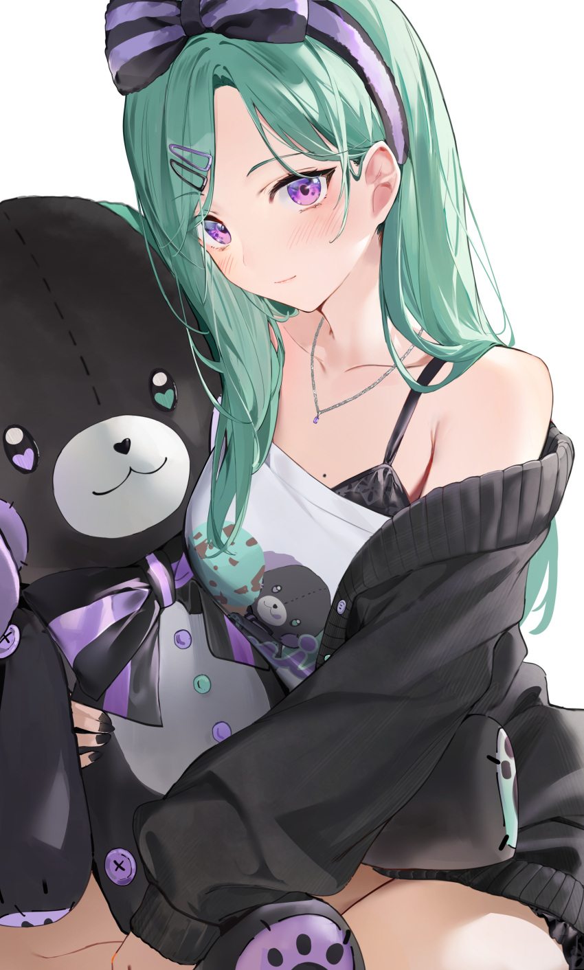1girl, absurdres, armpit_crease, black_cardigan, black_nails, blush, bow_hairband, breasts, camisole, cardigan, collarbone, commentary_request, curtained_hair, green_hair, hair_behind_ear, hair_ornament, hairband, hairclip, highres, holding, holding_stuffed_toy, isaya_(pixiv4541633), jewelry, light_smile, lips, long_sleeves, looking_at_viewer, mole, mole_on_chest, necklace, official_alternate_costume, official_alternate_hairstyle, open_cardigan, open_clothes, print_shirt, shirt, simple_background, single_bare_shoulder, single_off_shoulder, sitting, solo, stuffed_animal, stuffed_toy, teddy_bear, three_quarter_view, violet_eyes, virtual_youtuber, vspo!, white_background, white_shirt, yakumo_beni, yakumo_beni_(5th_costume)