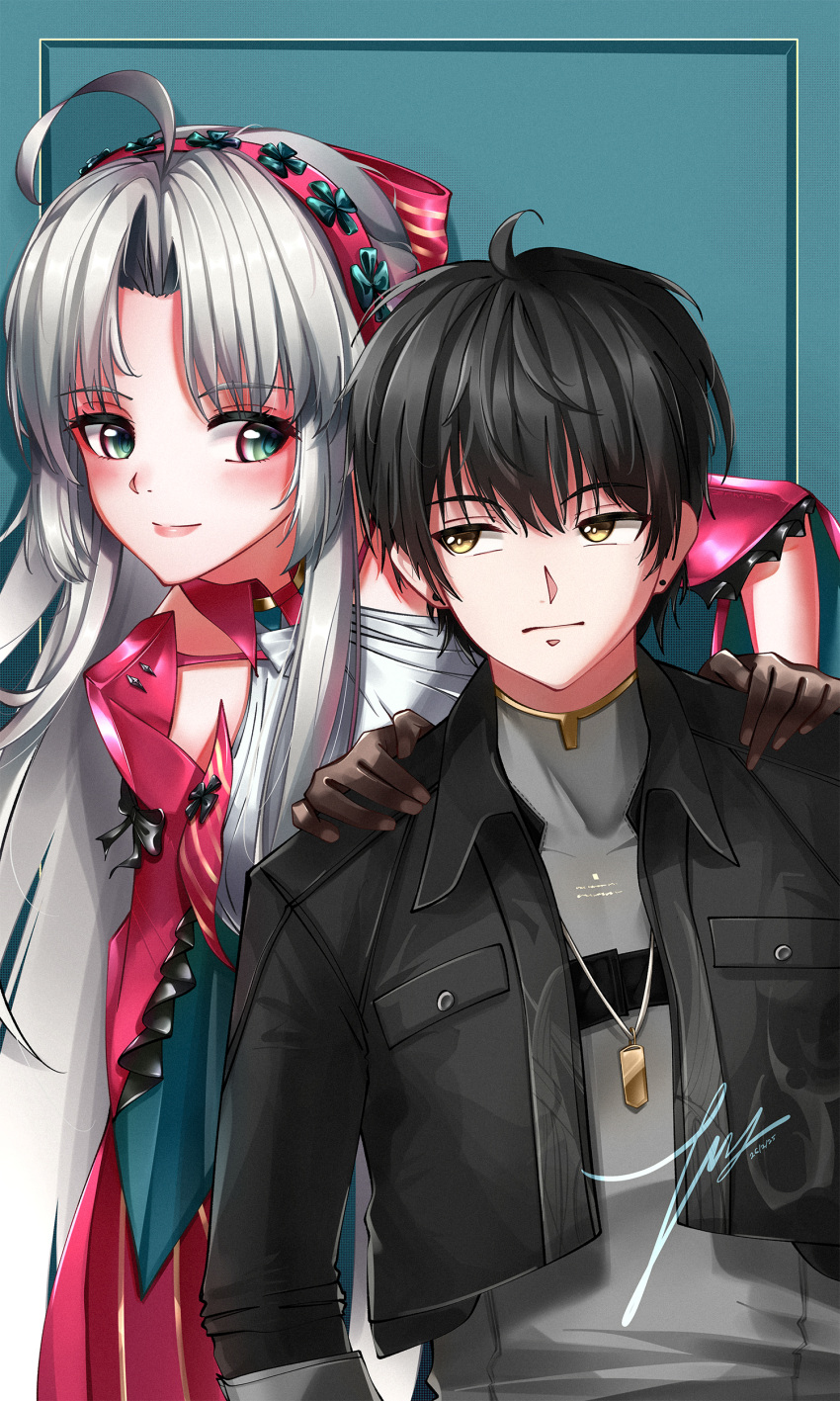 1girl, absurdres, ahoge, bird_wings, black_bow, black_bowtie, black_gloves, black_hair, black_jacket, blush, bow, bowtie, carlotta_(wuthering_waves), couple, dress, gloves, gold_necklace, green_background, green_eyes, grey_shirt, hand_on_another's_shoulder, headband, headdress, highres, jacket, jewelry, light_blush, light_smile, long_hair, male_rover_(wuthering_waves), multicolored_eyes, necklace, open_clothes, open_jacket, pink_dress, pink_eyes, rover_(wuthering_waves), shirt, smile, two-tone_eyes, white_bow, white_bowtie, white_dress, white_hair, wings, wuthering_waves, yellow_eyes, zrhnzm
