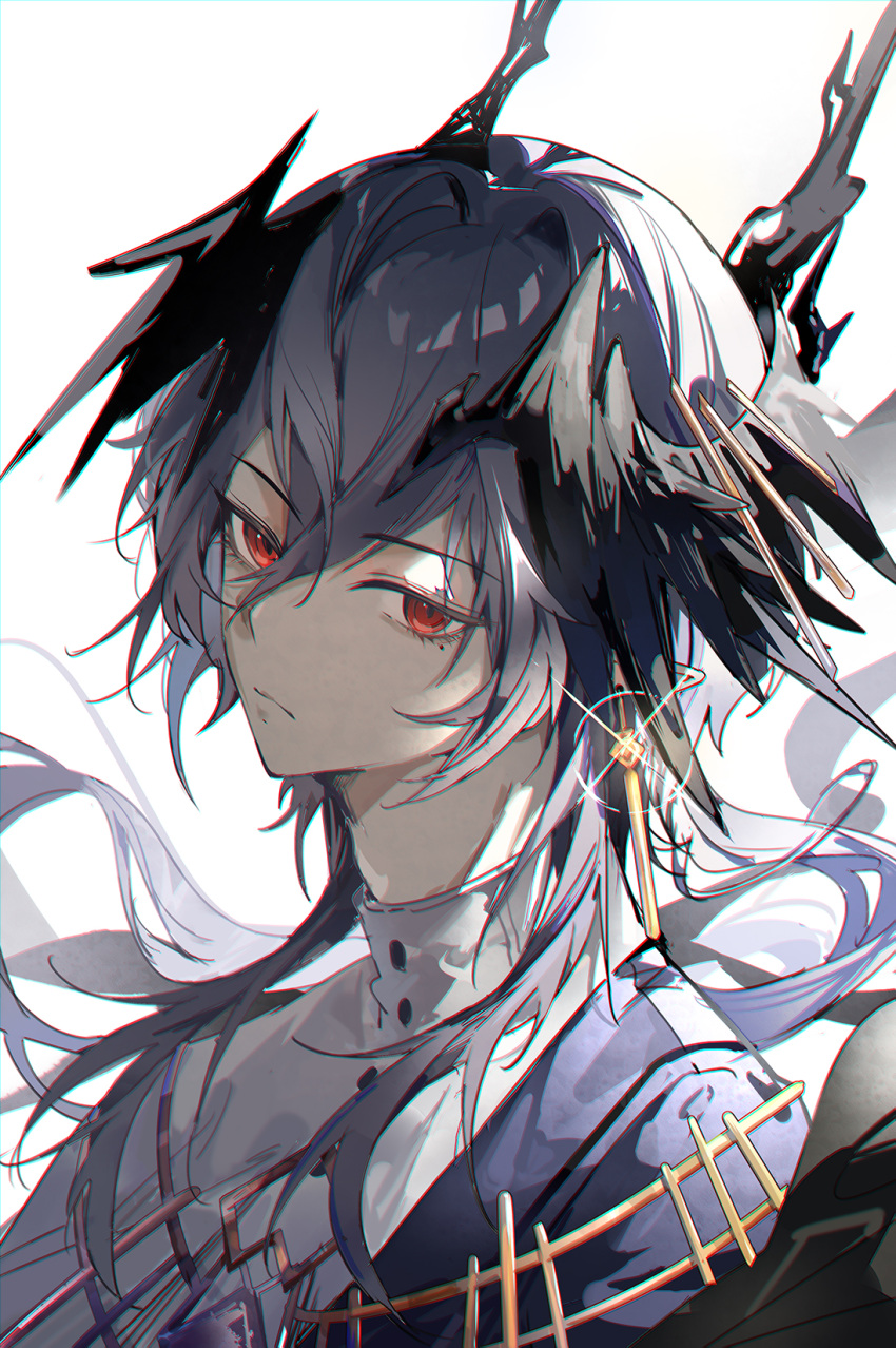1boy, adam's_apple, arknights, black_wings, chinese_commentary, commentary, earrings, expressionless, floating_hair, gold_earrings, grey_hair, hair_between_eyes, head_wings, highres, horns, jewelry, logos_(arknights), logos_(radiant_serenity)_(arknights), long_hair, looking_at_viewer, male_focus, mole, mole_under_eye, official_alternate_costume, red_eyes, shengxianxiaoyupian, sideways_glance, simple_background, solo, turtleneck, upper_body, white_background, wings