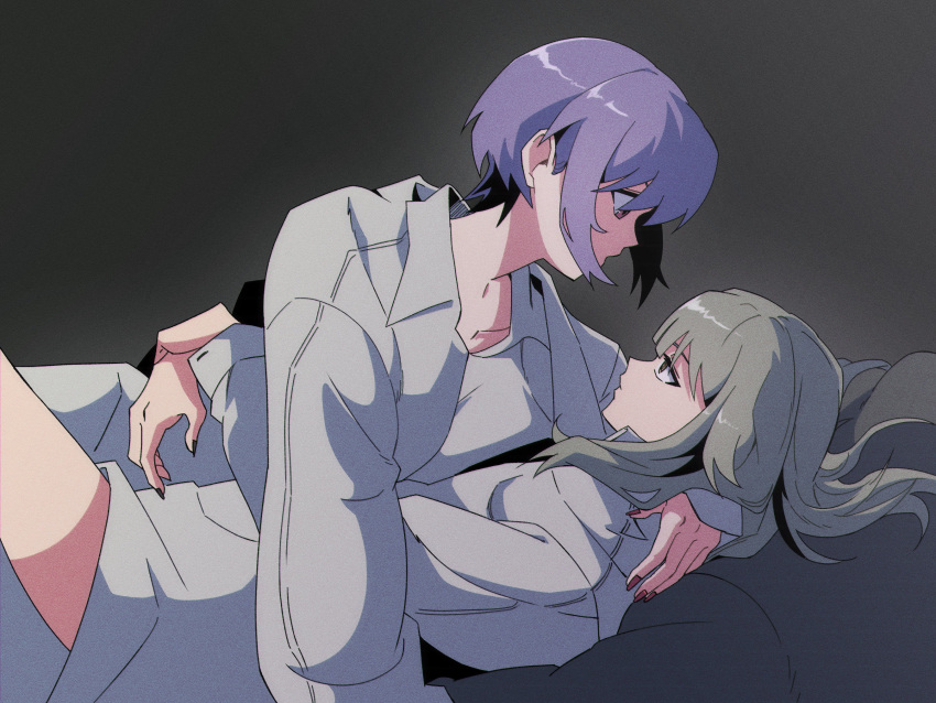 2girls, absurdres, arm_around_neck, arms_around_waist, bang_dream!, bang_dream!_it's_mygo!!!!!, bio_w5, black_nails, collared_shirt, commentary_request, cuddling, green_hair, grey_background, highres, korean_commentary, long_hair, mortis_(bang_dream!), mortis_(persona)_(bang_dream!), multiple_girls, on_bed, purple_hair, red_nails, shirt, short_hair, violet_eyes, wakaba_mutsumi, white_shirt, yellow_eyes, yuri, yuutenji_nyamu