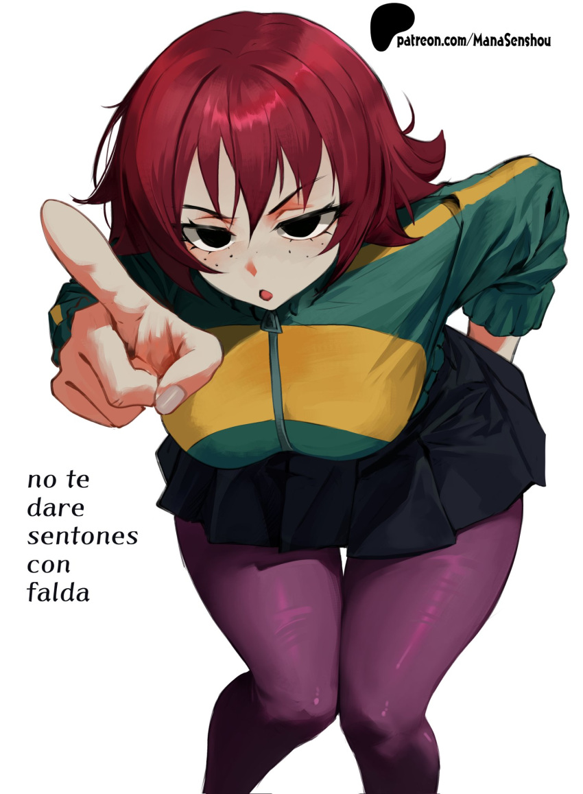 black_eyes, black_skirt, freckles, grumpy, highres, index_finger_raised, jacket, kim_pine, leaning_forward, leggings, mana_(manasenshou), multicolored_jacket, pointing, purple_leggings, red_hair, scott_pilgrim_(series), scott_pilgrim_takes_off, short_hair, skirt, solid_circle_eyes, spanish_commentary, spanish_text, two-tone_jacket, white_nails