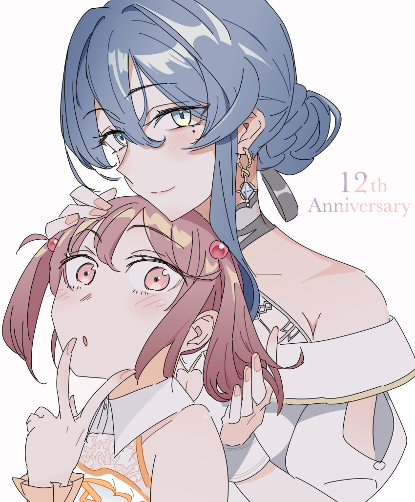 2girls, absurdres, anniversary, anotsugini_kuruji, blue_eyes, blue_hair, dress, gotland_(anniversary)_(kancolle), gotland_(kancolle), hair_between_eyes, hair_bobbles, hair_bun, hair_ornament, highres, kantai_collection, looking_at_viewer, medium_hair, mole, mole_under_eye, multiple_girls, off-shoulder_dress, off_shoulder, official_alternate_costume, pink_eyes, pink_hair, sazanami_(12th_anniversary)_(kancolle), sazanami_(kancolle), simple_background, single_hair_bun, upper_body, white_background, white_dress