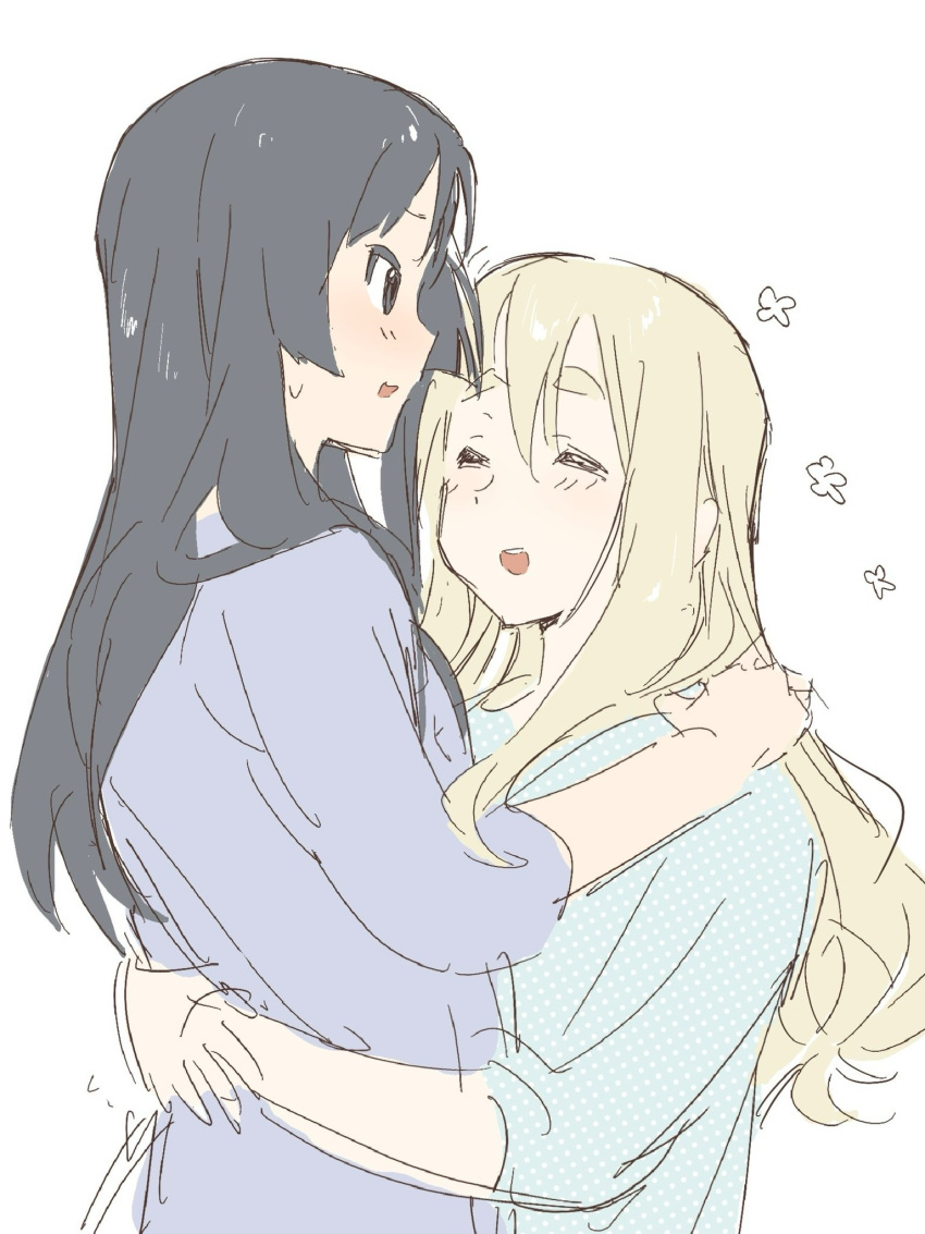:o, akiyama_mio, arms_behind_back, black_hair, blonde_hair, blush, closed_mouth, happy
