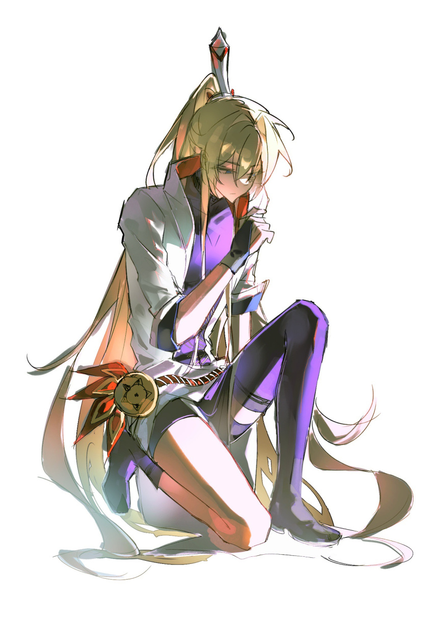 1boy, asymmetrical_footwear, black_gloves, blonde_hair, boots, chinese_commentary, closed_mouth, commentary_request, expressionless, fingerless_gloves, gloves, gong_chang_sheng, hand_up, highres, jacket, long_hair, male_focus, on_one_knee, ponytail, purple_boots, purple_shirt, purple_shorts, shirt, shorts, sleeves_rolled_up, solo, thigh_boots, very_long_hair, white_jacket, wo_jia_dashi_xiong_naozi_you_keng, yfq