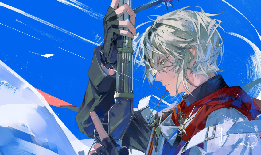 1boy, arknights, bai_zhong, belt, black_gloves, blue_background, blue_eyes, executor_(arknights), fingerless_gloves, gloves, grey_hair, gun, highres, holding, holding_gun, holding_weapon, male_focus, parted_lips, profile, solo, teeth, weapon, white_belt