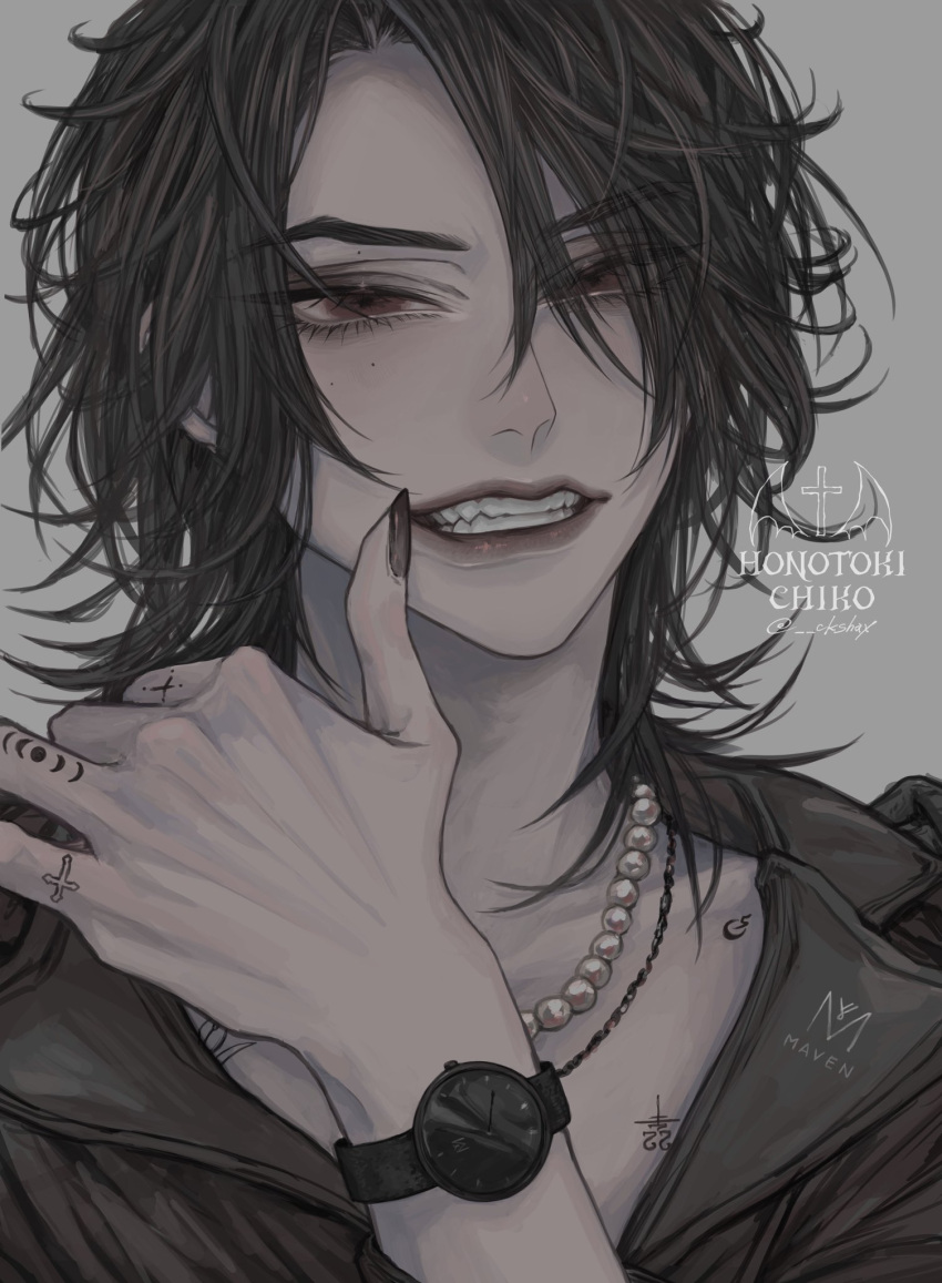 1boy, black_hair, black_nails, brown_shirt, chain, chain_necklace, ckshax, clenched_teeth, clock, collarbone_tattoo, eyes_visible_through_hair, finger_tattoo, grey_background, hair_over_one_eye, highres, jewelry, long_hair, looking_at_viewer, male_focus, mole, mole_above_eye, mole_under_eye, necklace, open_mouth, original, parted_bangs, pearl_necklace, red_eyes, shirt, simple_background, solo, tattoo, teeth, upper_body