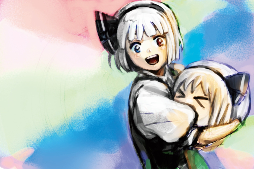 >_<, 1girl, black_hairband, black_ribbon, blue_eyes, green_skirt, grey_hair, hairband