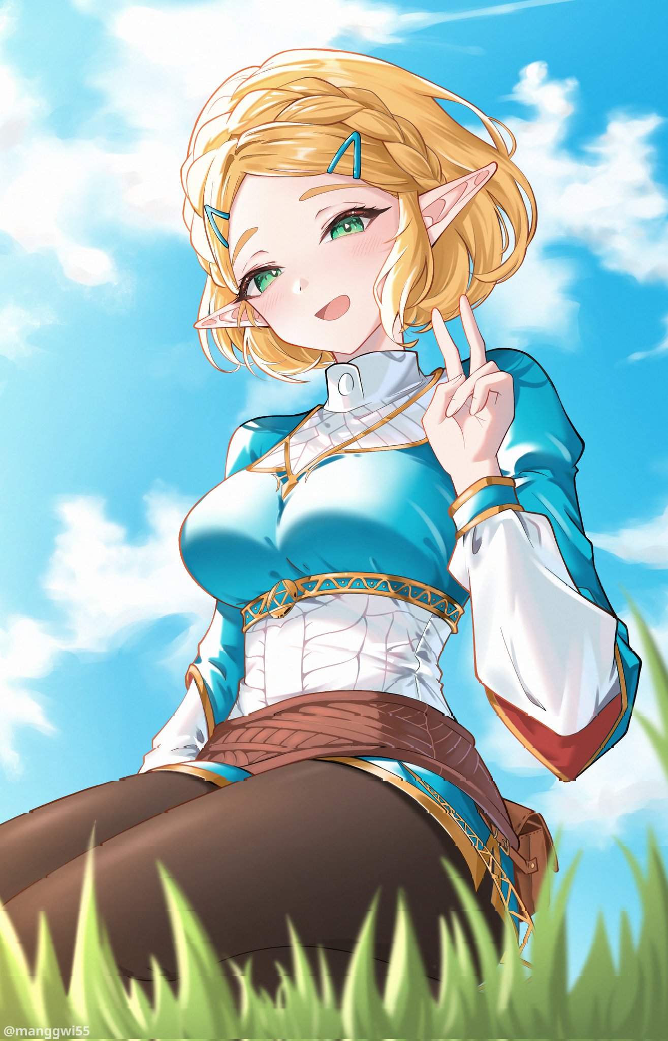 1girl, blonde_hair, blue_shirt, blue_sky, braid, breasts, brown_pants, crown_braid, day, gold_trim, green_eyes, hand_up, hashtag-only_commentary, highres, looking_at_viewer, manggwi55, medium_breasts, on_grass, open_mouth, outdoors, pants, pointy_ears, princess_zelda, shirt, short_hair, sitting, sky, smile, solo, the_legend_of_zelda, the_legend_of_zelda:_tears_of_the_kingdom, tight_clothes, tight_pants, v
