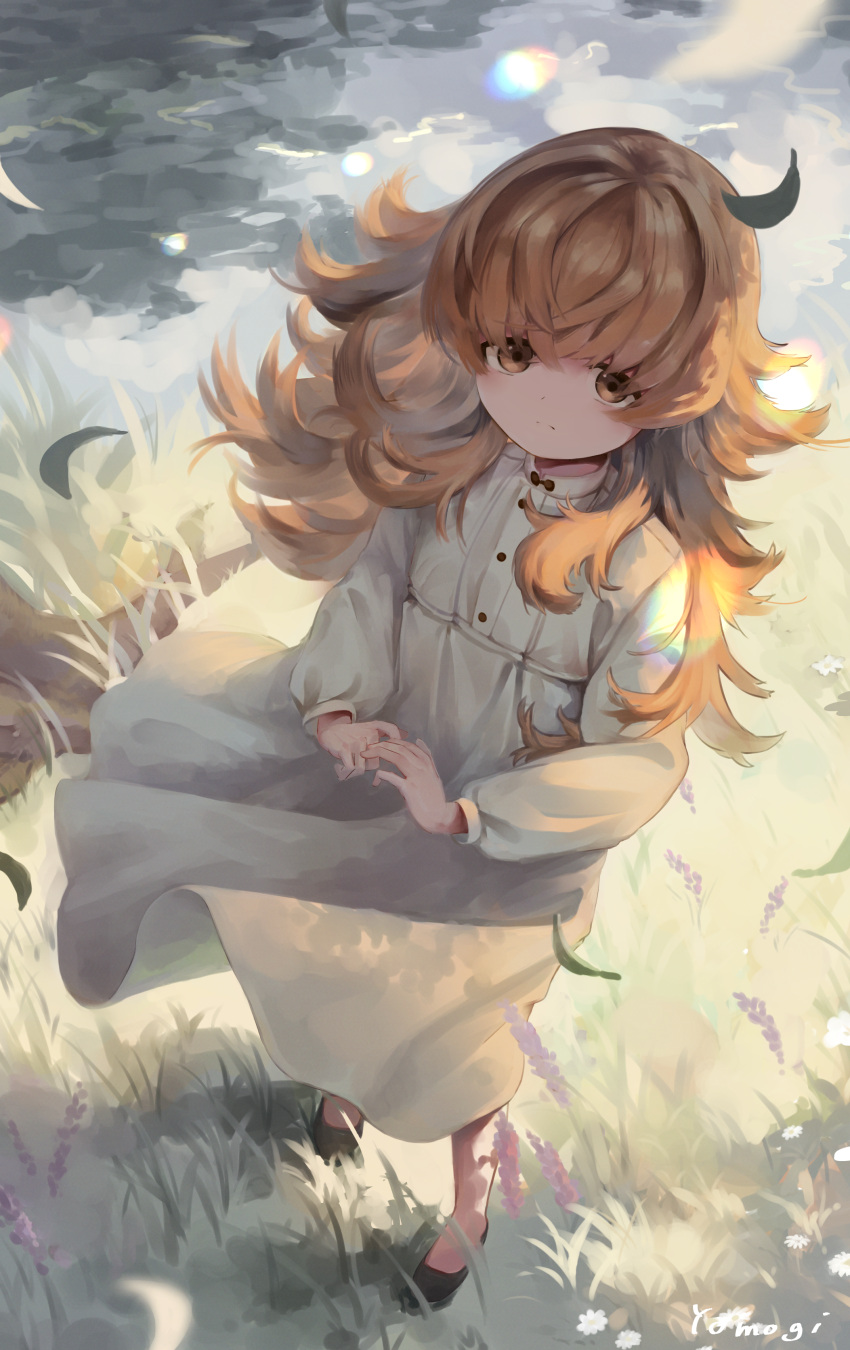 1girl, absurdres, artist_name, black_shoes, blonde_hair, closed_mouth, dress, dwarf, full_body, highres, juliette_(mushoku_tensei), long_dress, long_hair, long_sleeves, looking_at_viewer, messy_hair, mushoku_tensei, shoes, solo, standing, white_dress, wind, yellow_eyes, yomogi_kururi