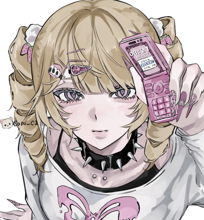 1girl, aegyo_sal, animal_print, blonde_hair, butterfly_print, caru_c1, cellphone, collar