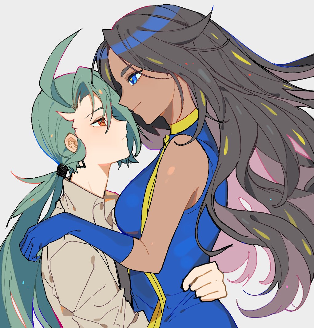 2girls, ahoge, androgynous, black_hair, blue_eyes, blue_gloves, blue_shirt, elbow_gloves