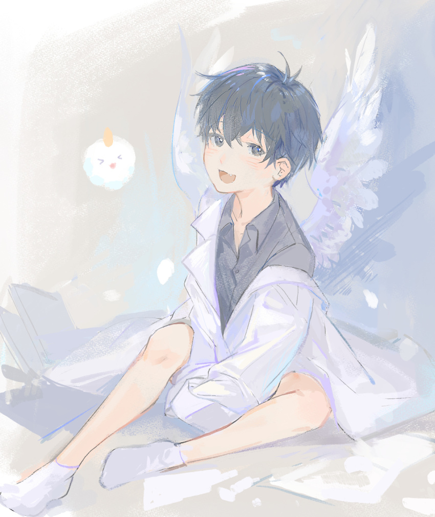 >_<, 1boy, :d, between_legs, black_eyes, black_hair, black_shirt, coat, collared_shirt, dokkaebi, drop_shadow, falling_feathers, feathered_wings, feathers, full_body, hair_between_eyes, hand_between_legs, highres, jacket, jacket_on_shoulders, lantercat, loose_hair_strand, male_focus, oldest_dream, omniscient_reader's_viewpoint, on_floor, open_mouth, pastel_colors, shirt, smile, socks, solo, sparkling_eyes, white_coat, white_socks, white_theme, white_wings, wings