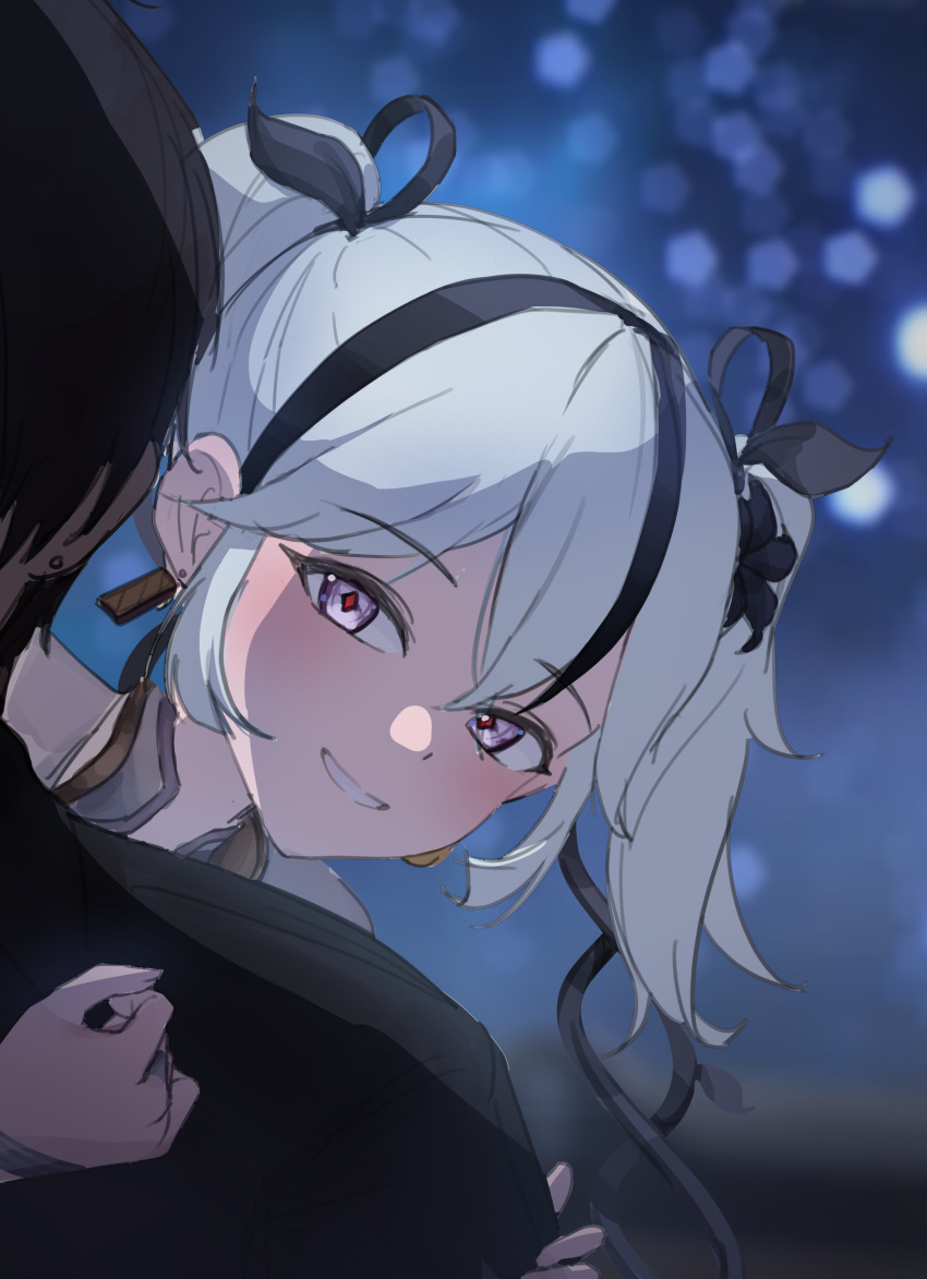 1boy, 1girl, absurdres, black_hair, blurry, blurry_background, camellya_(wuthering_waves), collar, commentary, dessin56902, earrings, gold_earrings, grey_hair, grin, hair_vines, highres, hug, hug_from_behind, jewelry, looking_at_viewer, male_rover_(wuthering_waves), red_pupils, rover_(wuthering_waves), short_hair, smile, violet_eyes, white_collar, wuthering_waves