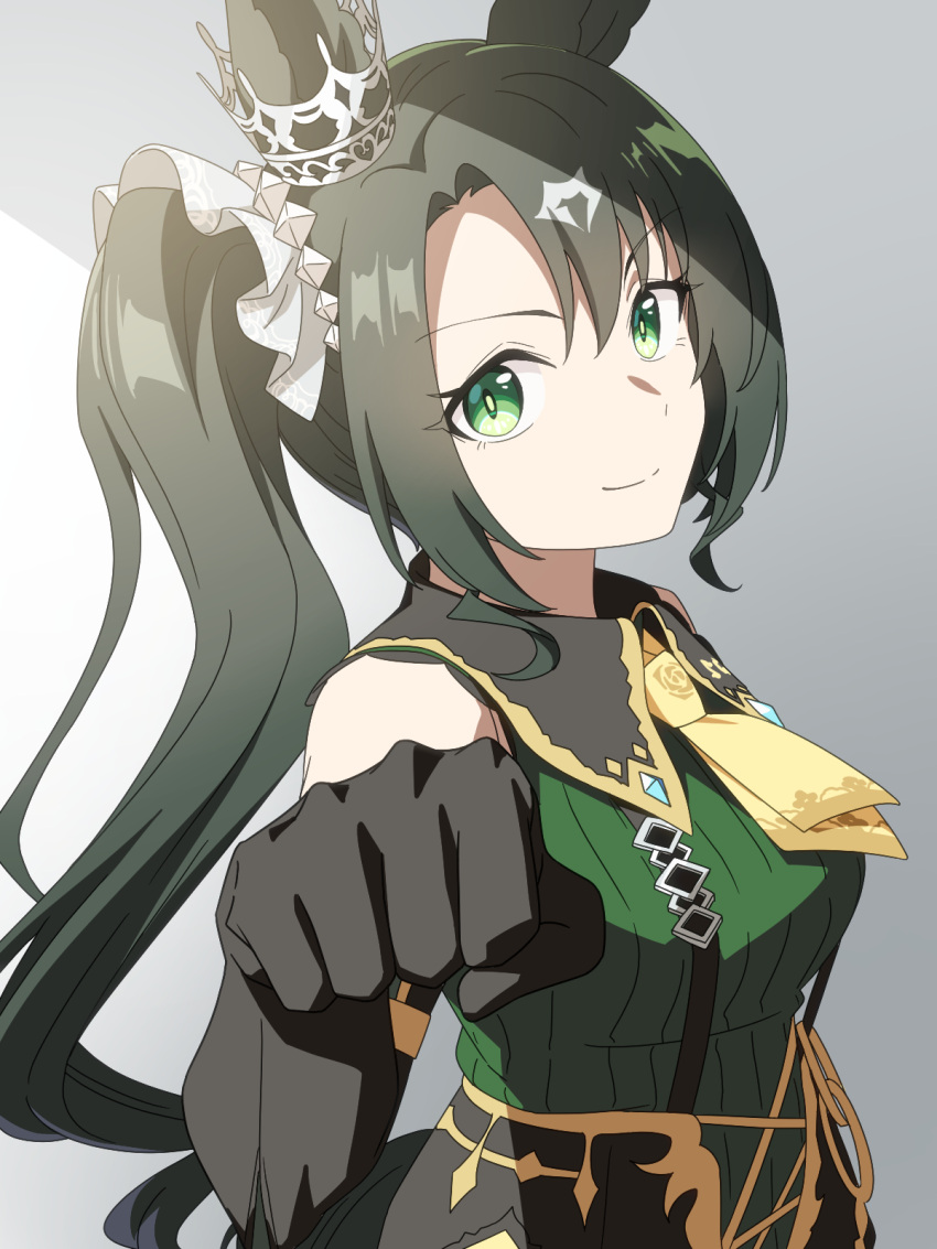 animal_ears, ascot, baasaku_(balasaku24), black_gloves, breasts, clenched_hand, ear_through_crown, elbow_gloves, floral_print, gloves, green_eyes, green_hair, highres, horse_ears, horse_girl, looking_at_viewer, necktie, off_shoulder, rose_print, satono_crown_(umamusume), side_ponytail, umamusume, yellow_ascot