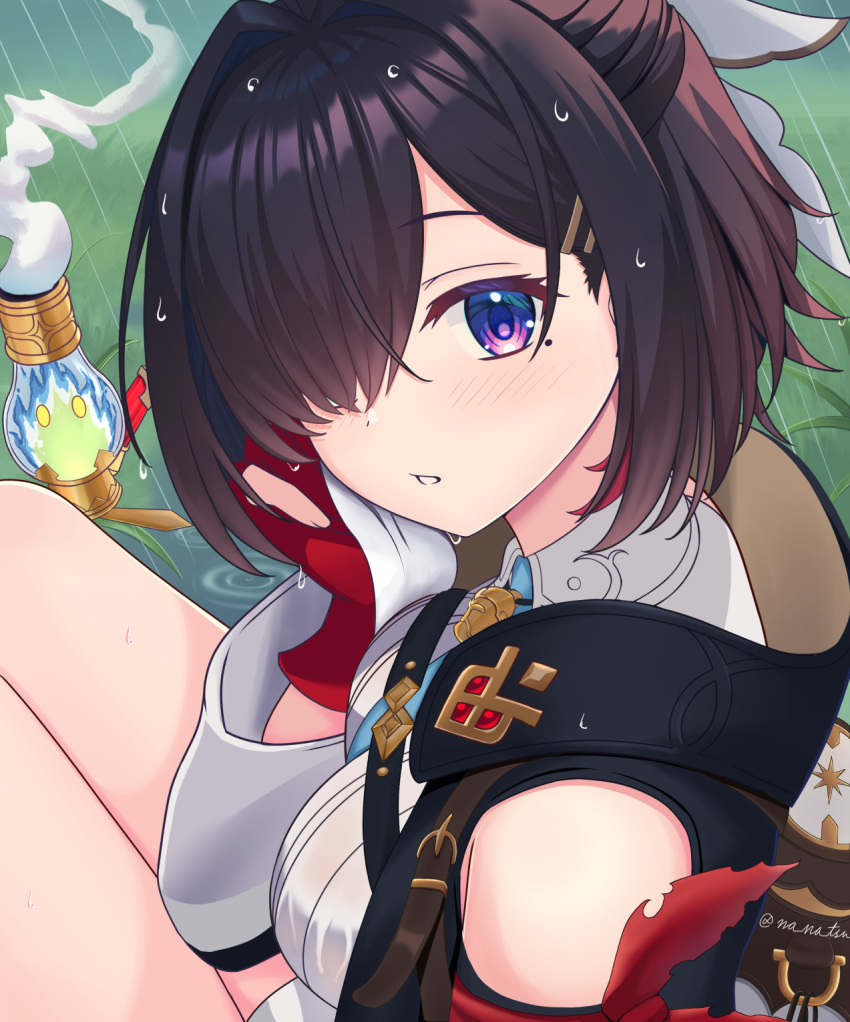 1girl, atelier_(series), atelier_yumia, blush, breasts, commentary_request, covered_eyes, eyelashes, fingerless_gloves, flammi_(atelier), gloves, hair_intakes, hair_ornament, hair_over_one_eye, hair_ribbon, hairclip, half_updo, highres, long_bangs, looking_at_viewer, medium_breasts, medium_hair, mole, mole_under_eye, nanatsu_(na_na_tsu), one_eye_covered, parallel_hairclips, parted_lips, rain, ribbon, single_bare_shoulder, sitting, solo, thighs, twitter_username, violet_eyes, wet, white_ribbon, yumia_liessfeldt