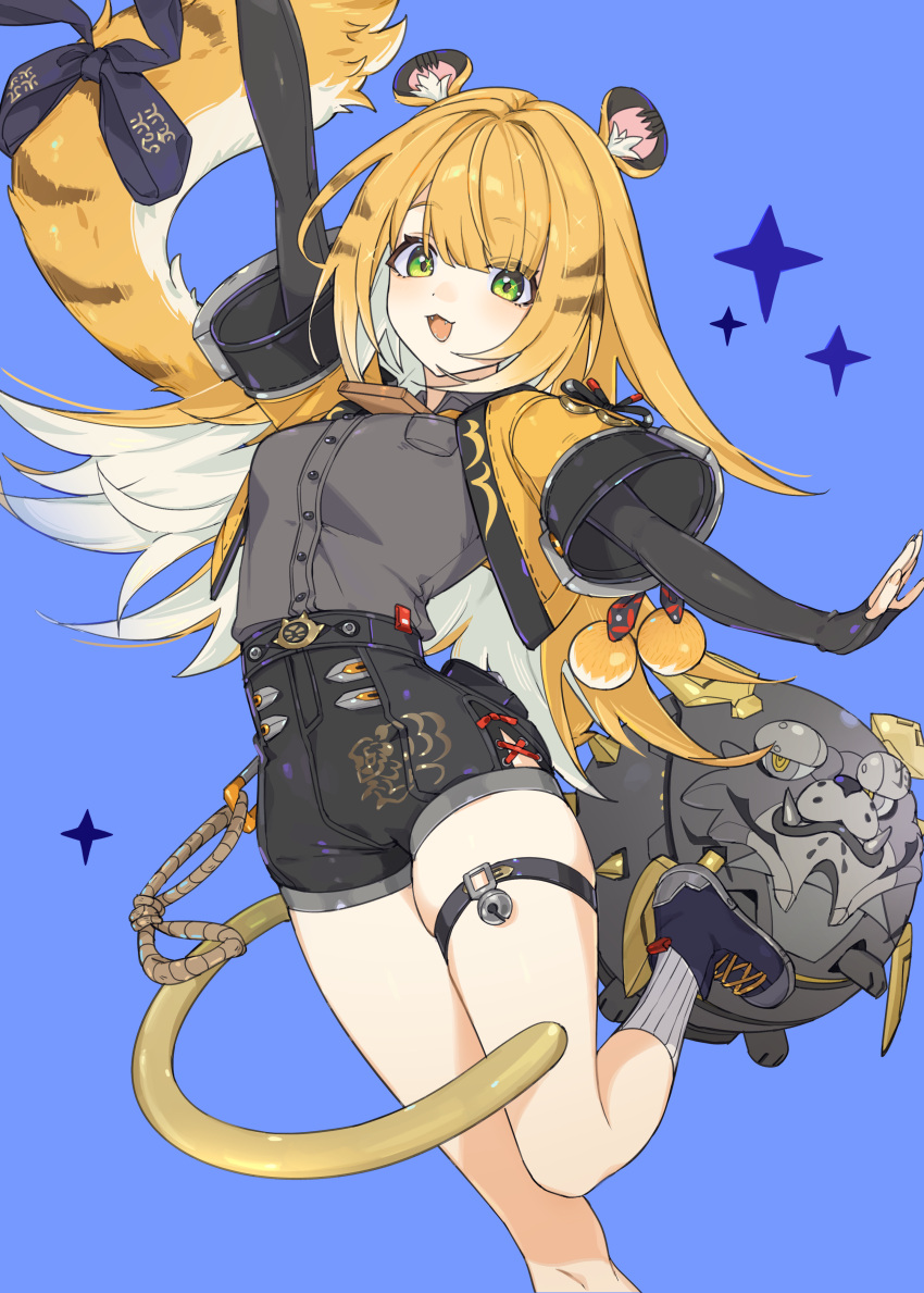 1girl, absurdres, animal_ear_fluff, animal_ears, awe_(adorableduckyy), black_gloves, blue_background, brown_shirt