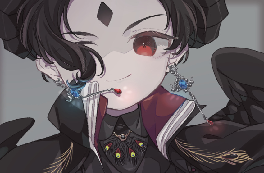 1boy, ben-day_dots, black_hair, black_shirt, black_wings, capelet, collared_shirt, demon_boy, demon_horns, diamond_(shape), earrings, eyelashes, facial_mark, feather_necklace, feathered_wings, floating_earrings, forehead_mark, grey_background, hair_over_one_eye, high_collar, horns, jewelry, looking_at_viewer, lucifer_(obey_me!), male_focus, necklace, obey_me!:_one_master_to_rule_them_all!, pale_skin, peacock_feathers, portrait, red_eyes, screentones, shaded_face, shirt, short_hair, smile, solo, user_dsae5357, vignetting, wavy_hair, wings