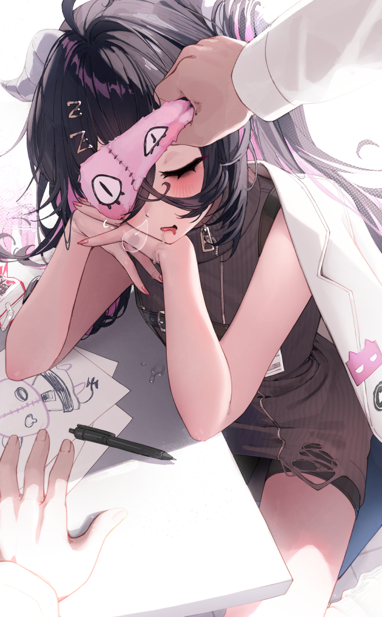 2boys, belt, beryl_beru, bike_shorts, black_hair, closed_eyes, demon, demon_horns