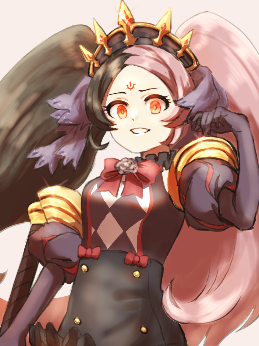 121arumaji6, 1girl, black_hair, black_tiara, bow, breasts, chaos_dorloto_(grimms_notes), elbow_gloves, forehead_tattoo, gloves, grey_background, grimms_notes, grin, hand_up, highres, long_hair, multicolored_hair, neck_ribbon, pink_hair, red_bow, red_eyes, red_ribbon, ribbon, simple_background, smile, solo, spiked_tiara, split-color_hair, sword, tattoo, teeth, tiara, twintails, upper_body, weapon