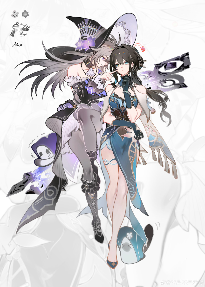 >_<, 2girls, :t, absurdres, antenna_hair, artist_name, ascot, bare_legs, black_bodystocking, black_boots, black_choker, black_hair, black_hat, black_sleeves, black_tail, bodystocking, boots, breasts, cheek_poking, china_dress, chinese_clothes, chinese_commentary, choker, clematis_(flower), clenched_hands, closed_mouth, clothing_cutout, commentary_request, covered_navel, critter_pick_(honkai:_star_rail), cross-laced_clothes, cross-laced_sleeves, crossed_legs, crying, crying_with_eyes_open, cutout_above_navel, detached_collar, detached_sleeves, double-parted_bangs, dress, elbow_gloves, elbow_on_arm, elbow_rest, expressionless, eye_contact, finger_to_another's_cheek, flats, flower, frilled_boots, frilled_sleeves, frills, fringe_trim, full_body, gloves, green_dress, green_eyes, green_gloves, green_shoes, grey_background, grey_hair, grey_pantyhose, hair_between_eyes, hair_bun, hair_intakes, hair_ornament, hand_on_another's_cheek, hand_on_another's_face, hat, hat_flower, herta_(honkai:_star_rail), herta_(wisteria_cake)_(honkai:_star_rail), highres, honkai:_star_rail, honkai_(series), jewelry, knee_boots, knee_up, knees, lace-up_boots, large_hat, layered_sleeves, long_dress, long_hair, looking_at_another, looking_to_the_side, medium_breasts, mie_xing, miniskirt, monochrome_background, motion_lines, multiple_girls, navel_cutout, necklace, pankou, pantyhose, partially_shaded_face, pearl_necklace, pelvic_curtain, pleated_skirt, plum_blossom_print, poking, profile, purple_flower, ruan_mei_(honkai:_star_rail), ruan_mei_(lambda's_friend)_(honkai:_star_rail), shoes, shoulder_cutout, side_slit, single_hair_bun, skirt, sleeves_past_wrists, smile, standing, strapless, strapless_dress, tail_raised, tears, the_herta_(honkai:_star_rail), thigh_strap, trembling, violet_eyes, watermark, weibo_watermark, white_ascot, white_skirt, wide_sleeves, witch, witch_hat, yuri, zoom_layer