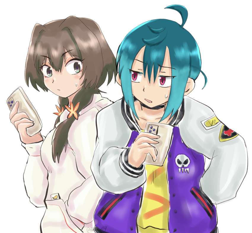 2girls, ahoge, brown_eyes, brown_hair, cellphone, double-parted_bangs, green_hair, hair_between_eyes