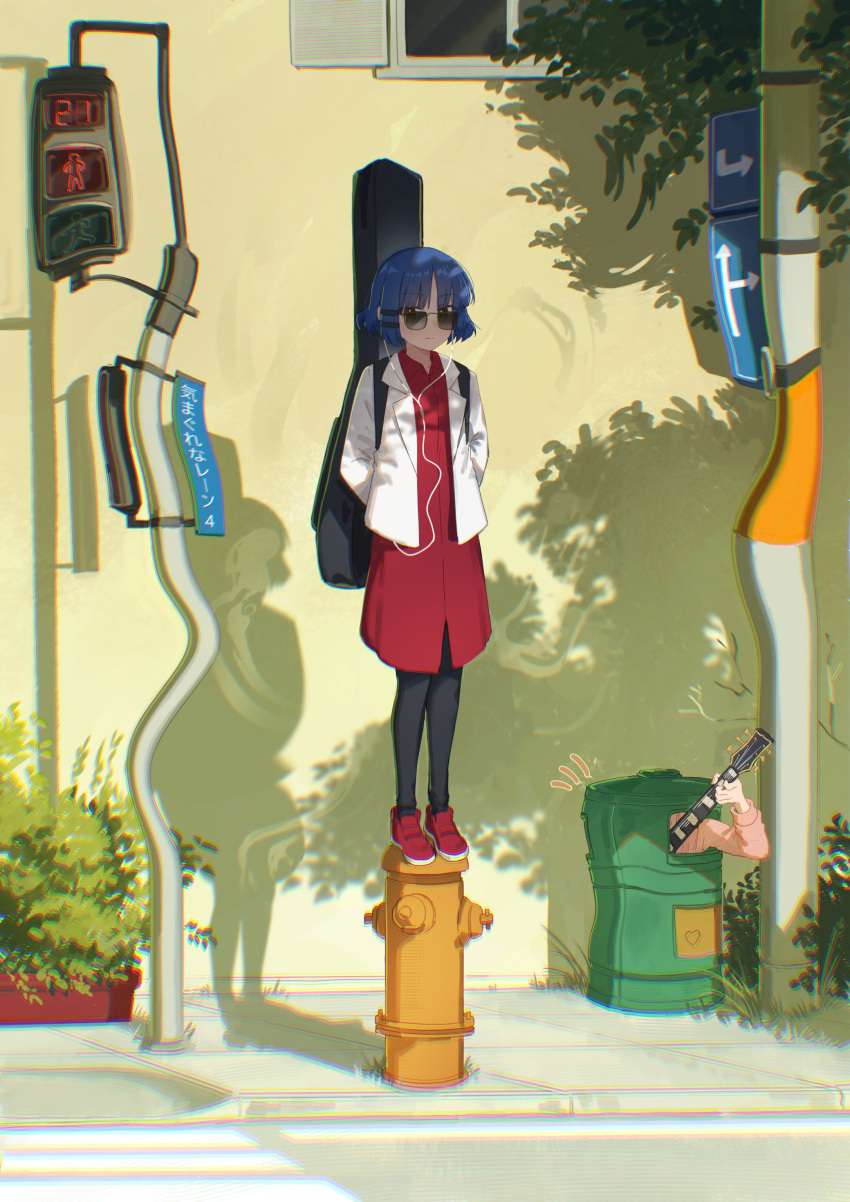 2girls, absurdres, asymmetrical_bangs, asymmetrical_hair, aviator_sunglasses, black_pantyhose, blue_hair, bocchi_the_rock!