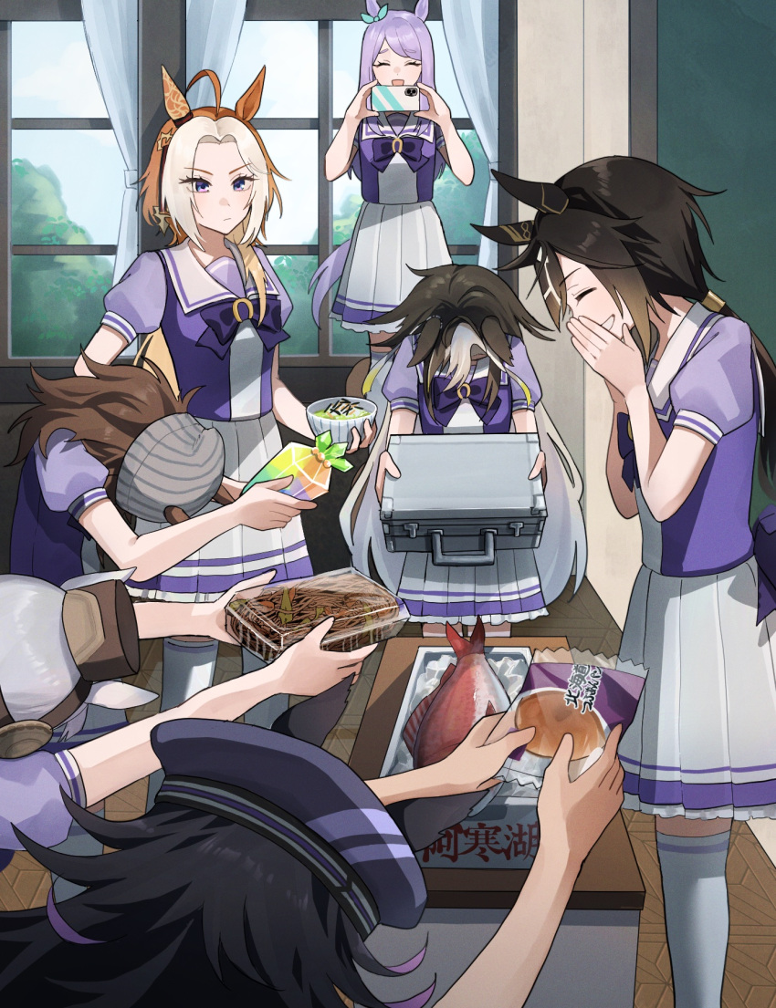 6+girls, ahoge, animal_ears, aqua_bow, beanie, black_hair, blush, bow, bowing, breasts, briefcase, brown_hair, brown_hat, carrot, cellphone, chisanchisyo3, classroom, closed_eyes, closed_mouth, desk, dream_journey_(umamusume), ear_bow, ear_covers, ear_ornament, ear_ribbon, ears_through_headwear, fenomeno_(umamusume), fish, flipped_hair, food, gift, gold_ship_(umamusume), grey_hair, grey_hat, hair_between_eyes, hair_intakes, hat, highres, holding, holding_briefcase, holding_gift, holding_phone, horse_ears, horse_girl, horse_tail, indoors, long_hair, mejiro_mcqueen_(umamusume), multicolored_hair, multiple_girls, nakayama_festa_(umamusume), noodles, open_mouth, orange_hair, orfevre_(umamusume), pastry, peaked_cap, phone, pillbox_hat, pleated_skirt, ponytail, puffy_short_sleeves, puffy_sleeves, purple_bow, purple_hair, purple_sailor_collar, purple_serafuku, purple_shirt, purple_skirt, sailor_collar, sailor_shirt, school_uniform, serafuku, shirt, short_sleeves, single_ear_cover, skirt, smile, soup, stay_gold_(umamusume), stay_gold_clan_(umamusume), streaked_hair, summer_uniform, tail, taking_picture, teeth, thigh-highs, tracen_school_uniform, two-tone_hair, umamusume, violet_eyes, white_hair, white_sailor_collar, white_skirt, white_thighhighs, window, yakisoba