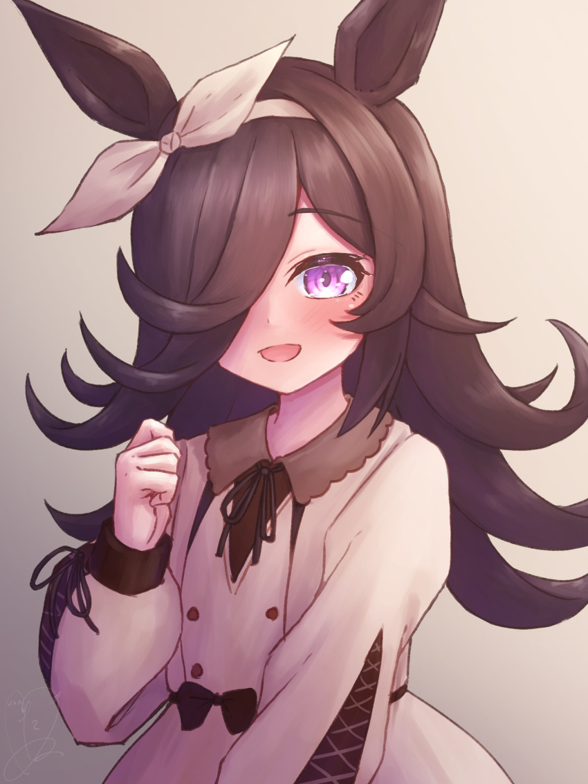 1girl, :d, absurdres, animal_ears, black_bow, black_hair, black_ribbon, blush, bow, brown_dress, collared_dress, commentary_request, dress, grey_background, hair_over_one_eye, hair_ribbon, hand_up, highres, horse_ears, horse_girl, long_bangs, long_hair, long_sleeves, looking_at_viewer, one_eye_covered, open_mouth, ribbon, rice_shower_(umamusume), simple_background, smile, solo, tanu_(ace_ikachan), textless_version, umamusume, upper_body, violet_eyes