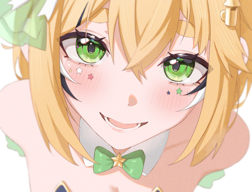 1girl, absurdres, black_streaks, blonde_hair, blush, bow, close-up, crossed_bangs, detached_collar, dooby, dooby_(summer), green_bow, green_eyes, hair_between_eyes, highres, indie_virtual_youtuber, looking_at_viewer, lower_teeth_only, open_mouth, solo, star_(symbol), star_sticker, sticker, sticker_on_face, teeth, virtual_youtuber, white_background, white_streaks, yubbiidraw