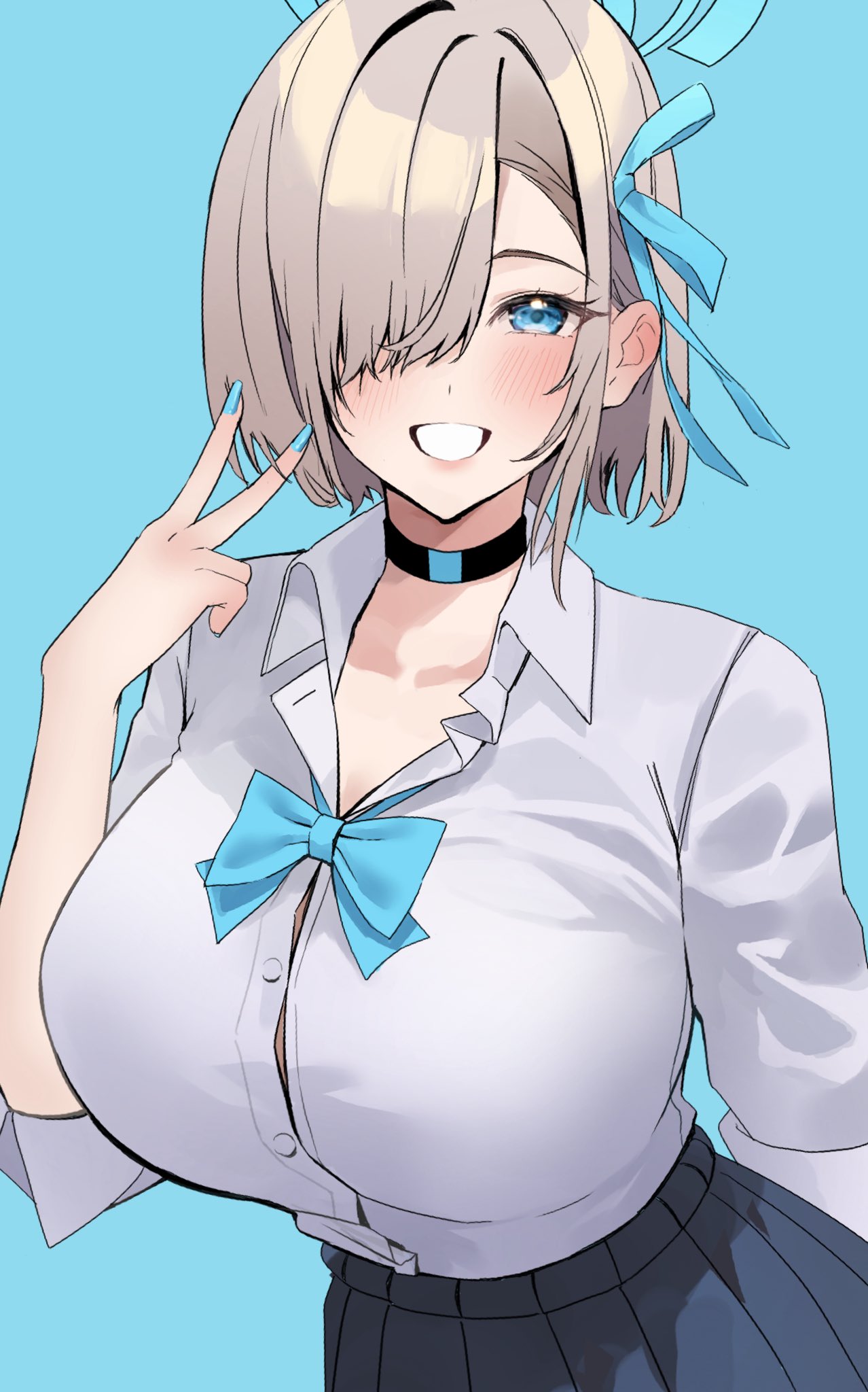 1girl, asuna_(blue_archive), asuna_(school_uniform)_(blue_archive), blonde_hair, blue_archive, blue_bow, blue_bowtie, blue_eyes, blue_halo, blue_skirt, blush, bow, bowtie, breasts, choker, collarbone, collared_shirt, grin, hair_over_one_eye, hair_ribbon, halo, highres, large_breasts, looking_at_viewer, nakano_kura, ribbon, shirt, short_hair, skirt, sleeves_rolled_up, smile, solo, v, white_shirt